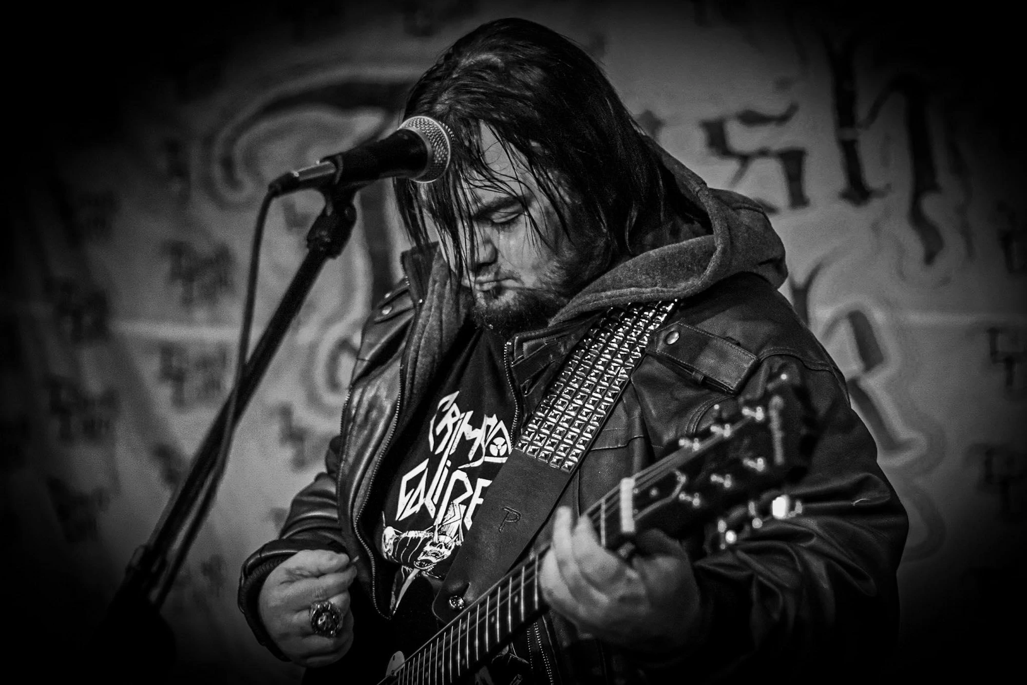 Nox Harmonia performing live with guitar